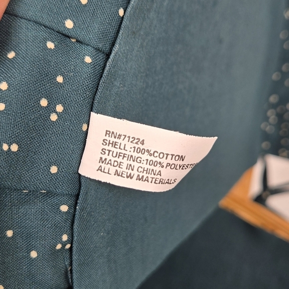 Christmas Fabric-Covered Basket Santa Buttons Pot Holder Oven Mitten Farmhouse - Picture 12 of 17